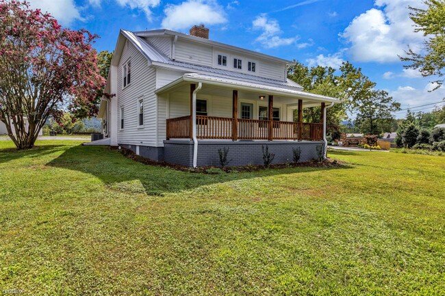 Building Photo - 4 br, 3 bath House - 122 Avery Creek Road