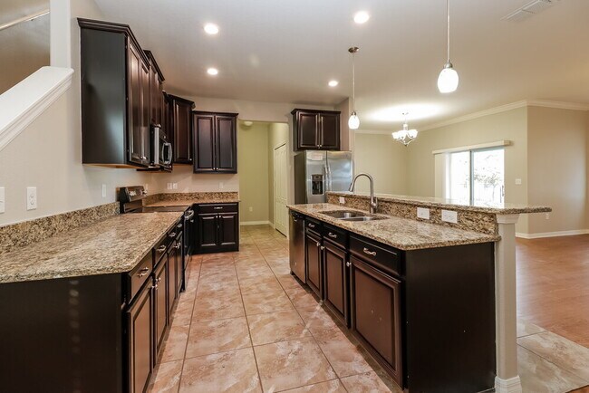 Foto del edificio - 13714 Lakemont Dr