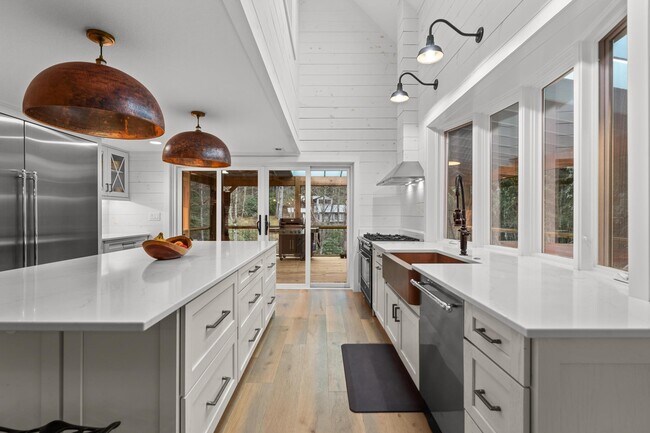 Foto del edificio - 85 Hillcrest Dr