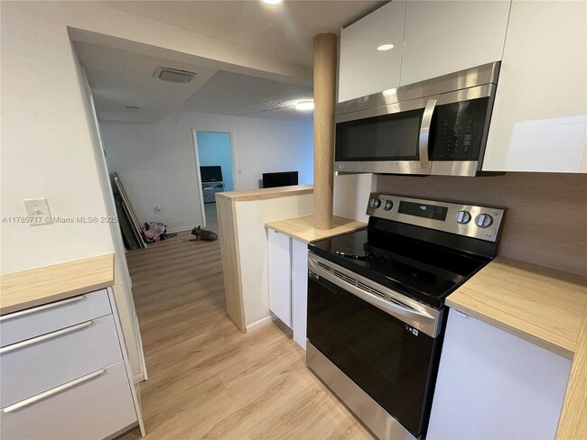 Foto del edificio - 1145 Normandy Dr