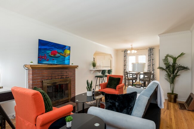 Building Photo - 259 Encina Ave