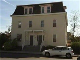 Primary Photo - 822 Main St