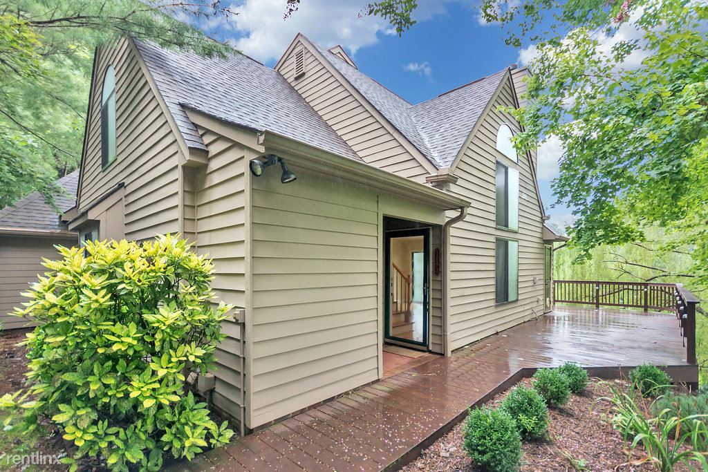 Primary Photo - 3 br, 2 bath House - 1692 Royal Oak Court