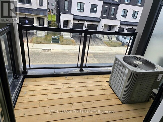 Building Photo - 5939 Saigon St