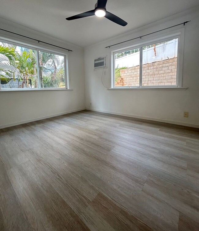 Building Photo - Beautiful & Spacious 5-Bedroom, 4-Bath Sin...