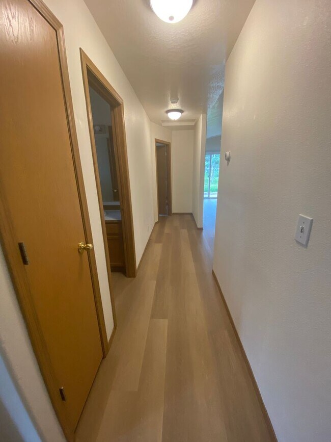 Foto del edificio - SINGLE FAMILY HOUSE IN HAYDEN (P#285)