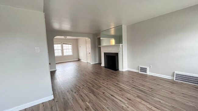 Living room - 3397 Westbury Rd