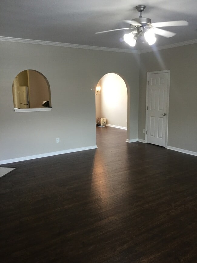 Building Photo - Great Franklin Townhome