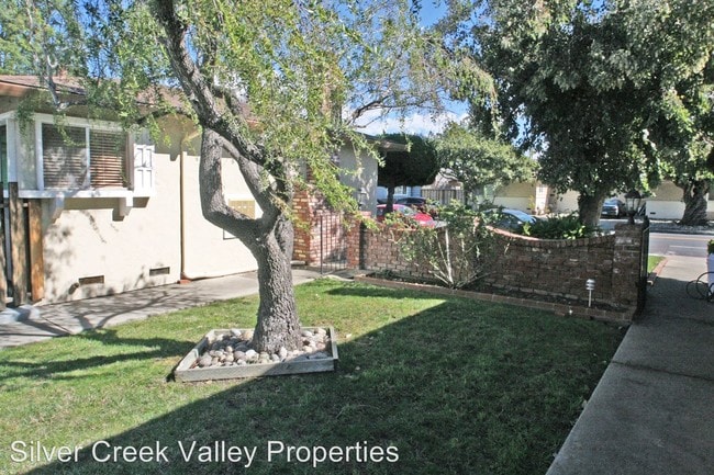 Building Photo - 2 br, 1 bath House - 716 Harvard Ave - #2