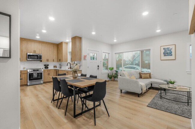 Foto del edificio - 3505 NE Creston Ave