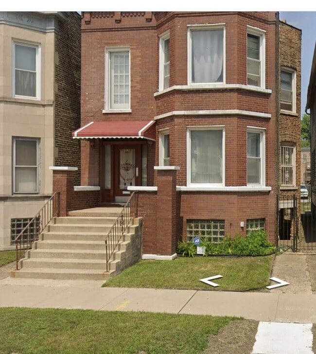 Building Photo - 1528 E 72nd St