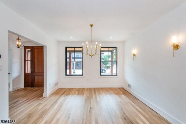 Foto del edificio - 554 Valley Rd