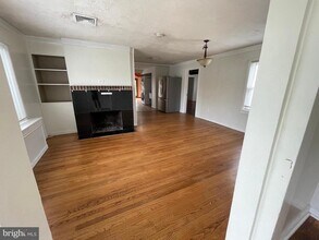 Building Photo - 1048 Cornwells Ave