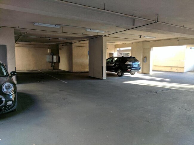 Foto del edificio - 5235 Harmony Ave