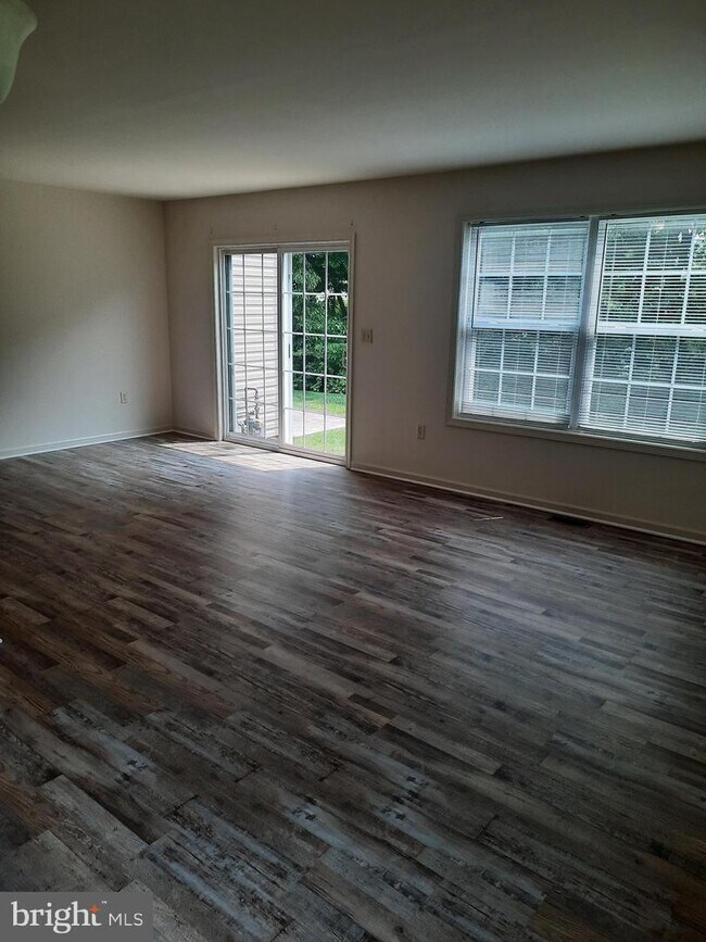 Building Photo - 301 Antilles Court