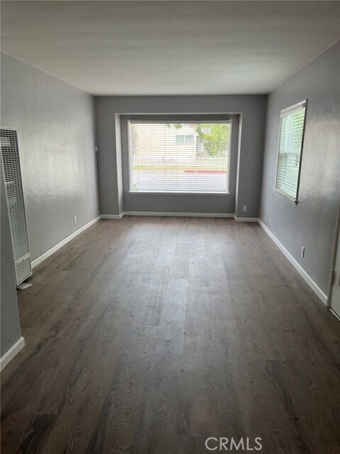 Foto del edificio - 2121 N Parish Pl