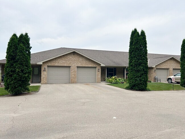 Building Photo - WARRINGTON ESTATES