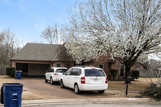 Building Photo - 5847 Wendover Cove