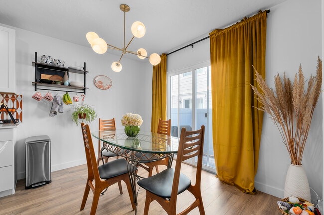 dining nook - 678 W 1870 S