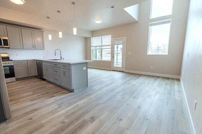 Foto del edificio - Pomona Park Townhomes