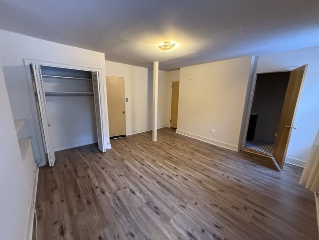 Building Photo - 1725 Spruce St