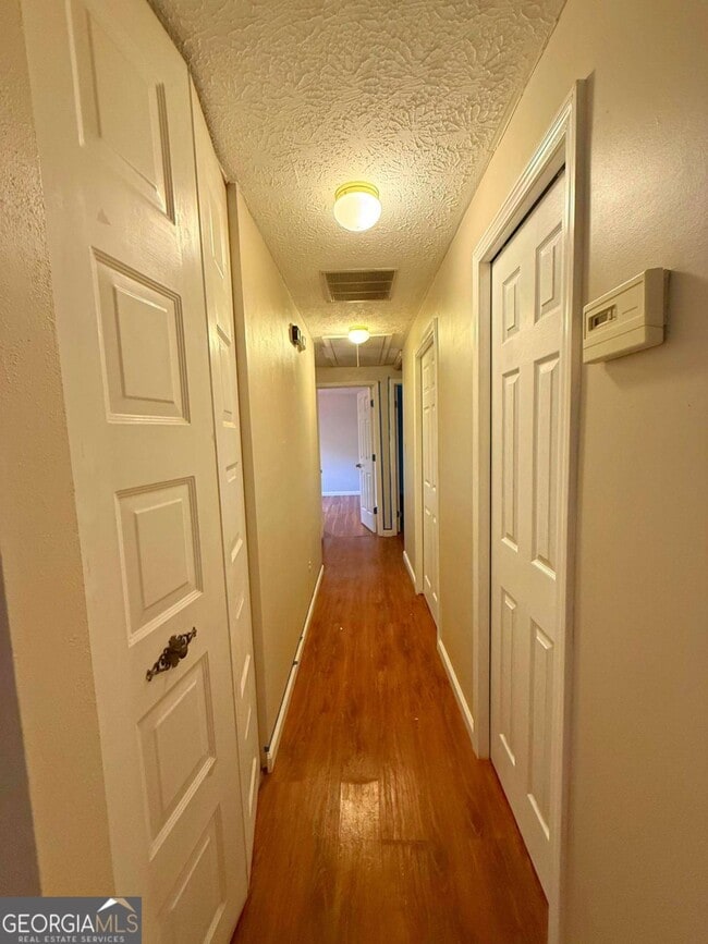 Building Photo - 3450 Ellenwood Ct NE