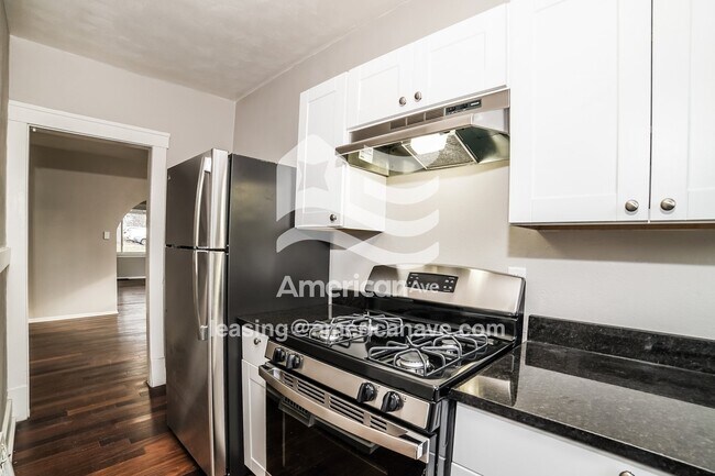 Foto del edificio - 1214 E Corrington Ave