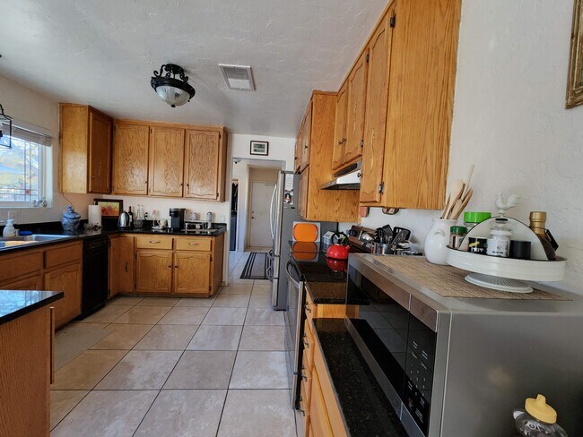 Foto del edificio - 21445 Wilcox Rd