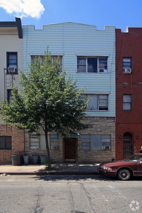517 Graham Ave, Brooklyn, NY 11222 Apartments in Brooklyn, NY