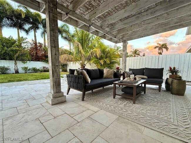 Foto del edificio - 771 94th Ave N