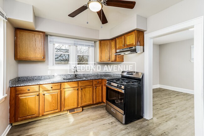 Foto del edificio - 3157 Sunshine Ave