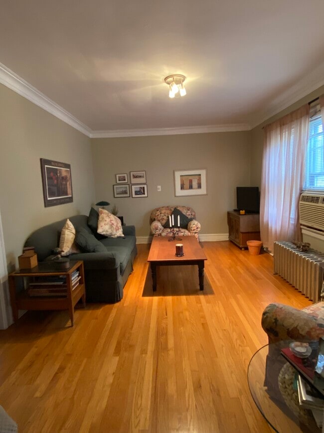 1503 Crain St Unit Evanston 2 bedroom, Evanston, IL 60202 Rentals in