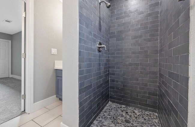 Foto del edificio - Solar equipped Lemoore home coming soon!