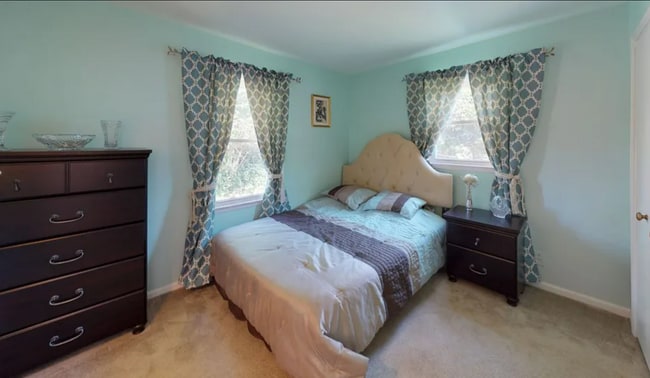 Building Photo - 112 Camelot Dr