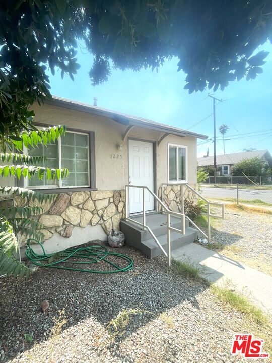 Primary Photo - 1225 W Congress St