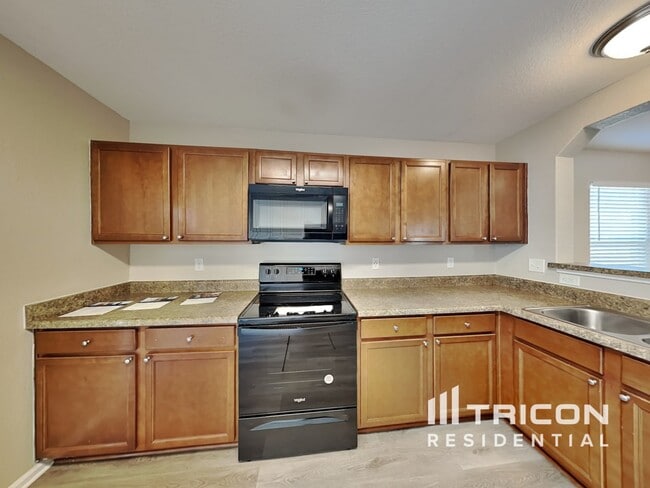 Building Photo - 16127 Caballo Run Selma TX