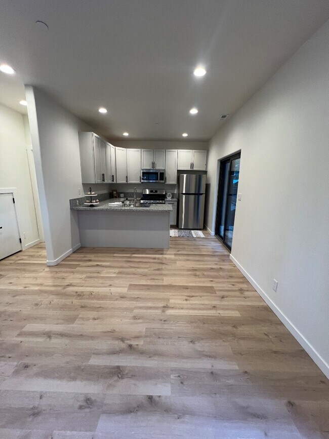 Foto del edificio - 3317 Fir Ave