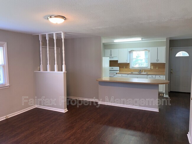 Foto del edificio - 3221 Dearborn Dr