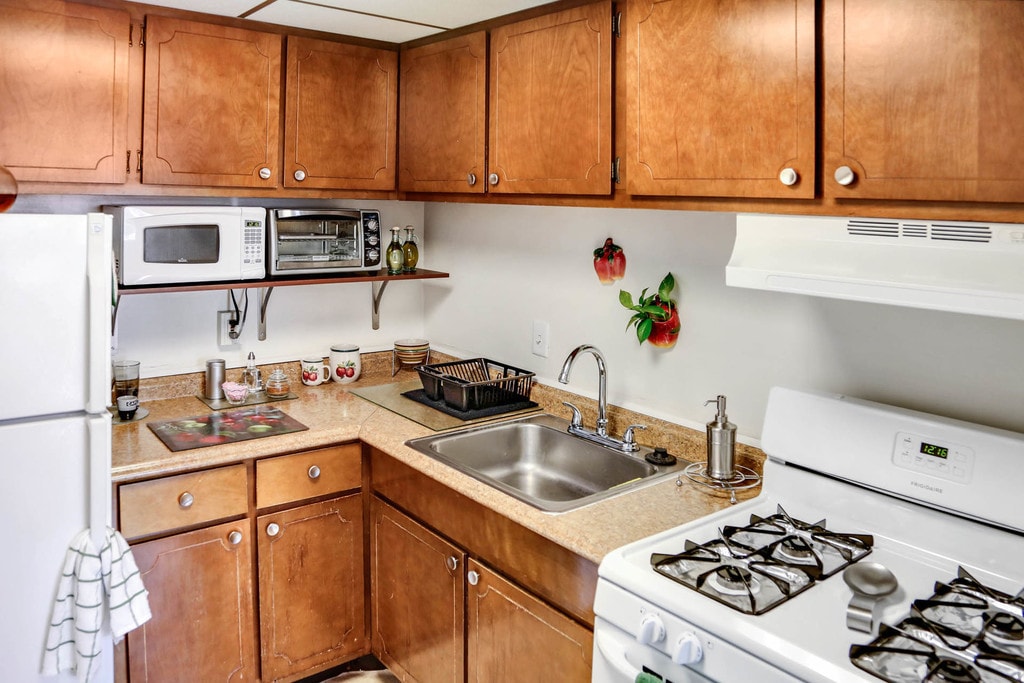 Washington Court Apartments photo 2