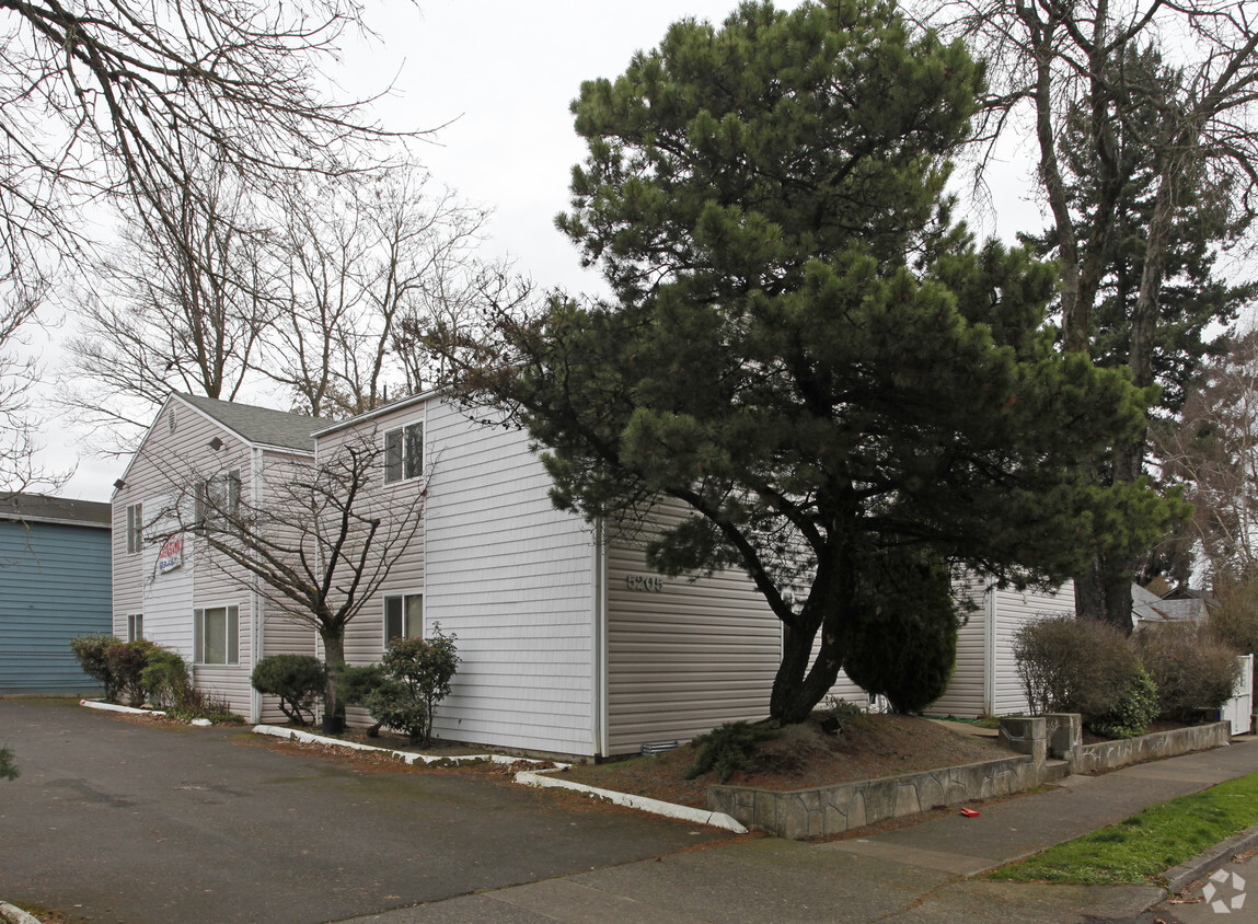 Building Photo - 5205 SE Tolman St