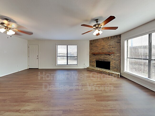 Foto del edificio - 5100 Edgewater Dr