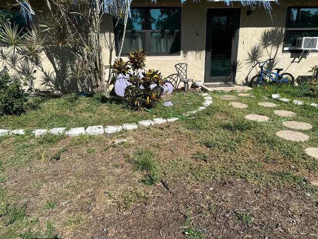 Foto del edificio - 13743 Persimmon Blvd