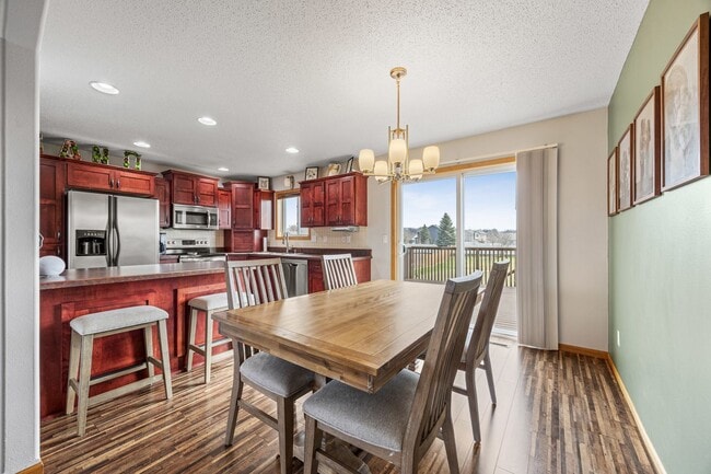 Building Photo - Spacious & Stylish 4-Bedroom Home in West ...