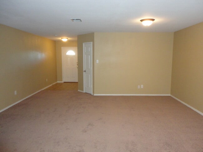 Foto del edificio - 811 Wild Prairie Dr