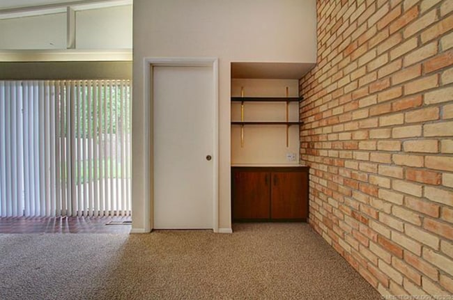 Building Photo - 48th Pl Duplex