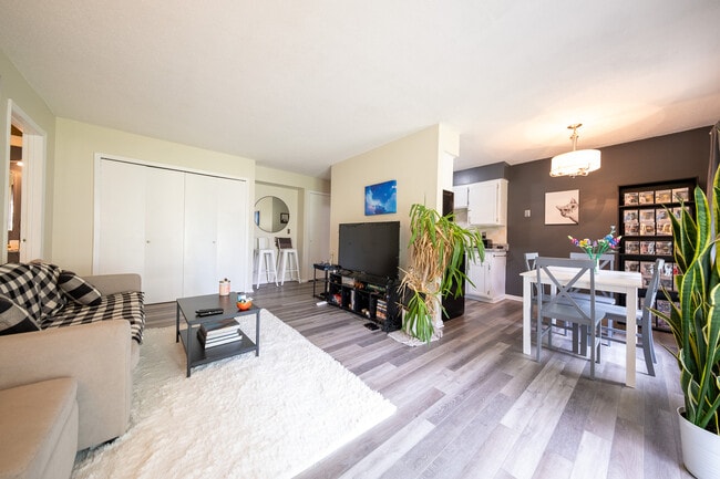Foto del edificio - 917 11th Ave S