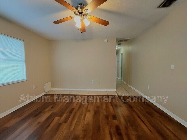Foto del edificio - 1720 Merrick Rd