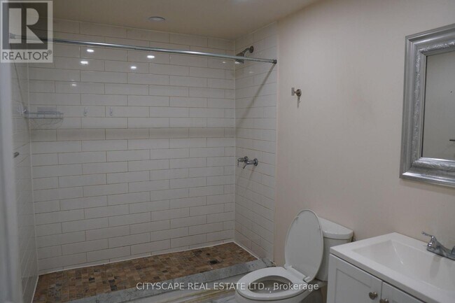 Photo du bâtiment - 128 Braebrook Dr