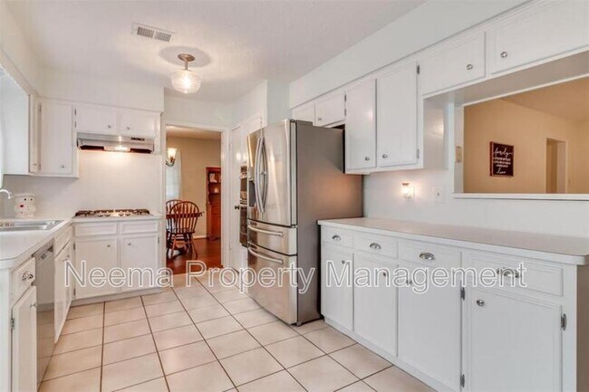 Foto del edificio - 4723 Lost Oak Dr
