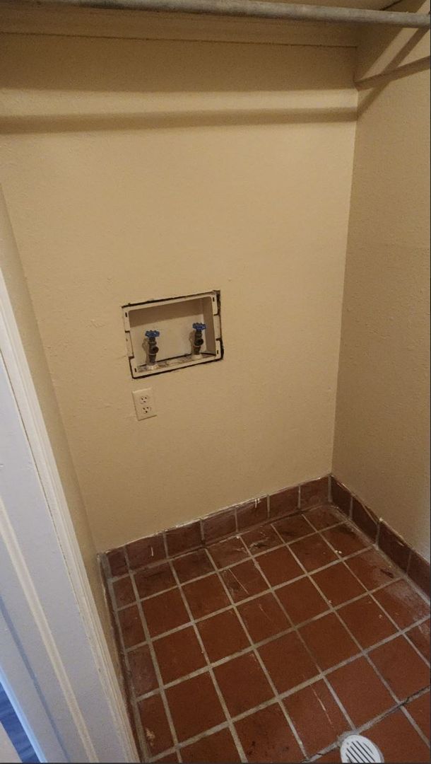 Foto del edificio - Spacious 2 bed, 1 bath unit in Sand Springs